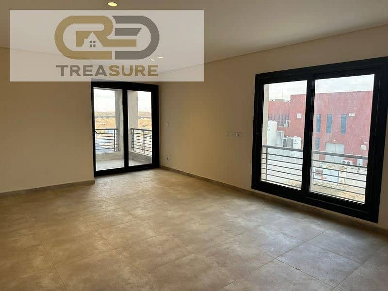 Super lux Apartment for sale in Trio Gardens with kitchen + Smart home Dp 3,750,000 0