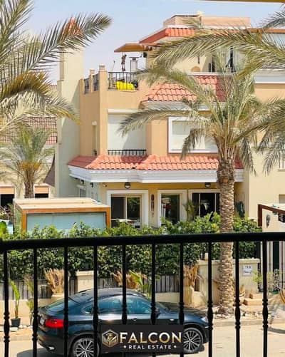 Townhouse villa 160 meters for sale at less than the price of an apartment in Sarai Compound in the best location on Suez Road