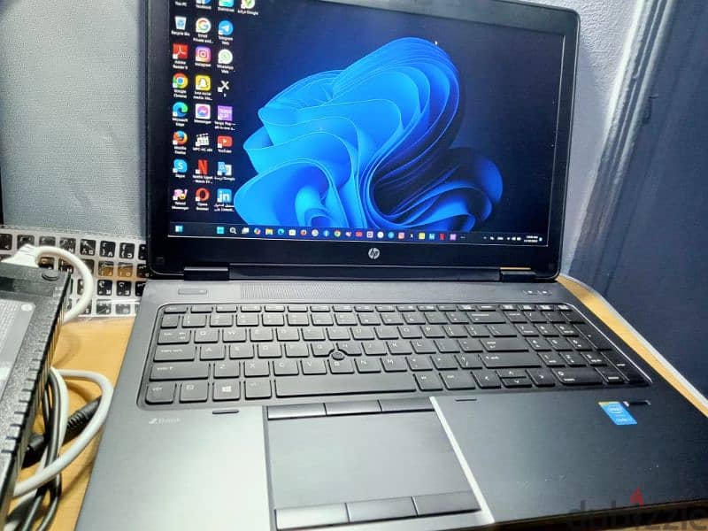 Hp Zbook core i7 ram 32 الجهاز من المانيا 15