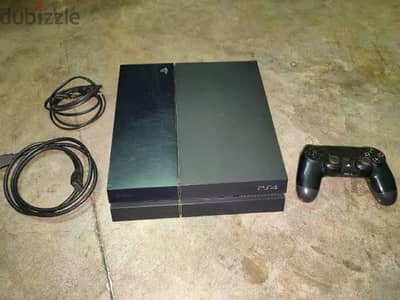 Fat Playstation 4 500GB with 2 Controllers