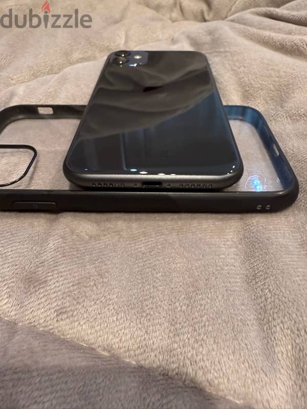 Iphone 11 perfect condition with two free cases 2