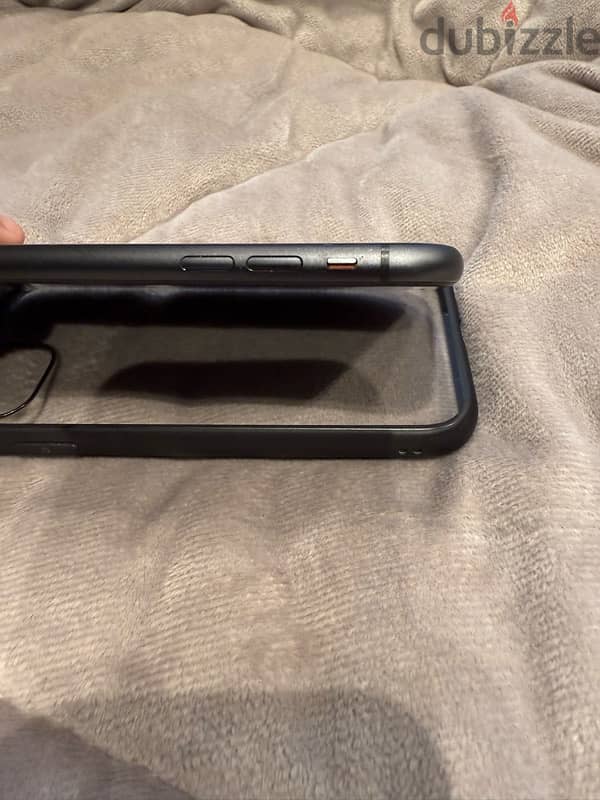 Iphone 11 perfect condition with two free cases 3