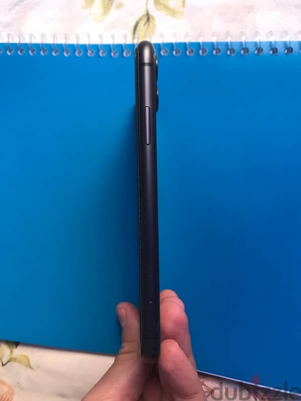 iphone 11 Black- 256GB like new 5