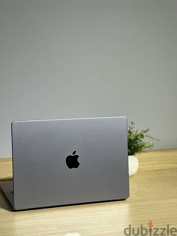 Macbook Pro M1 Pro 14 inch 1