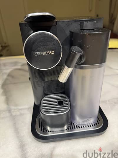 Nespresso Gran Lattissima Espresso Capsules Machine