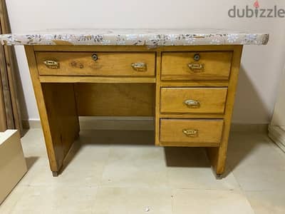 مكتب - Desk