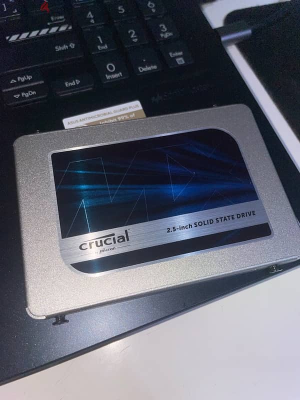 crucial MX500 SSD 1