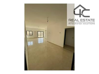 Delivery 2025 In a prime location 178 meter penthouse fully finished with a down payment 6.2 Delivery 2025 for sale in Fifth Square Compound