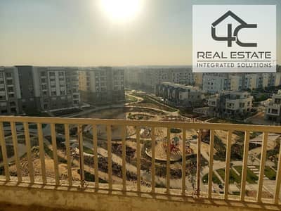 A 3 bedrooms for sale in phase garden residence with down payment and installments at Hyde Park Compound