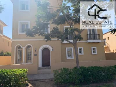 Villa Townhouse  Classic for sale 215 M  in compound Hyde Park new cairo, installment under market price prime location on landscape