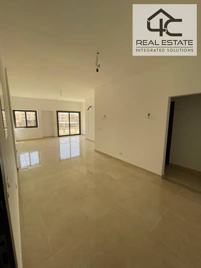 Ready to move apartment 160 m 3 bedroom at a lowest price in market fully finished in a prime location for sale in Fifth Square Compound