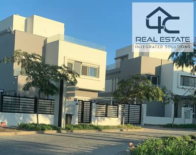 Townhouse in Hyde Park for sale, 208 sqm, 4 rooms, view, landscape, delivery in 2025, with the lowest down payment and installments, and the lowest pr