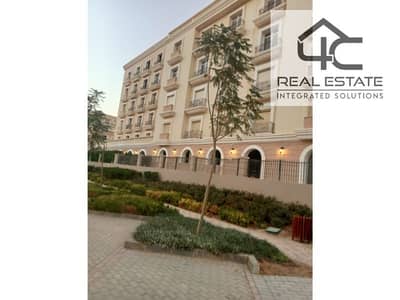 apartment for sale in compound Hyde Park new cairo 191m prime location on landscape with installment under market price