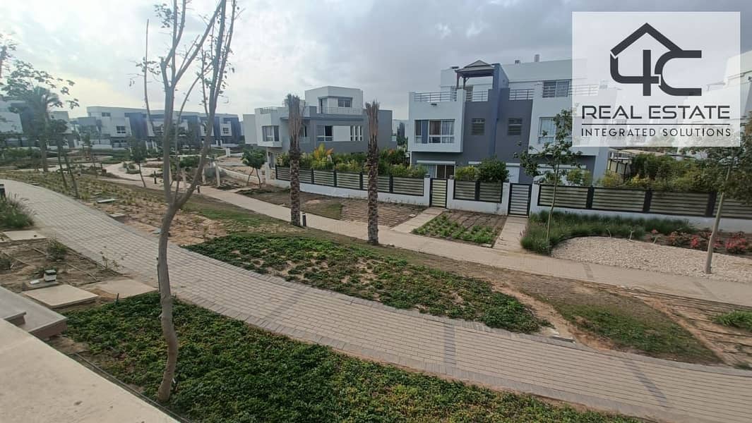 Villa Twin house for sale in prime location in phase Garden ville with down payment and installments bua 265 m 4 bedrooms ready to move at Hyde Park 0