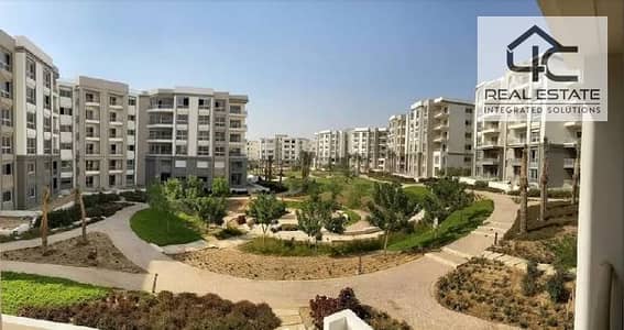 In Garden residence apartment 3 bedrooms prime location with down payment 5,850,000 and installments for sale in Hyde Park