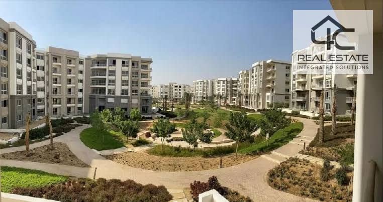 In Garden residence apartment 3 bedrooms prime location with down payment 5,850,000 and installments for sale in Hyde Park 0