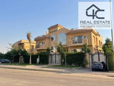 Villa for sale, divided into 2 twin rooms, immediate delivery, with all facades and windows finished, in October, on a 100 m main street