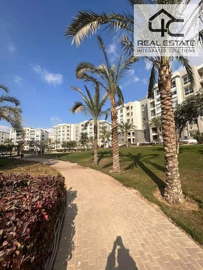 In phase Grand park apartment 171 m 3 bedrooms typical floor delivery 2026 at Hyde Park with down payment and installments