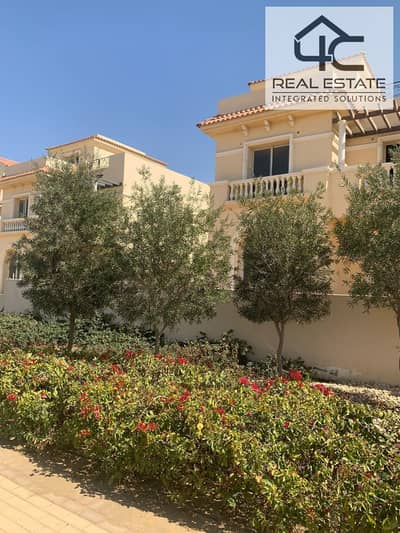 Classic villa for sale in Fifth Settlement, 525 square meters, READY TO MOVE , 7 rooms, lowest price, in Hyde Park View Landscape Compound, Prime Loca