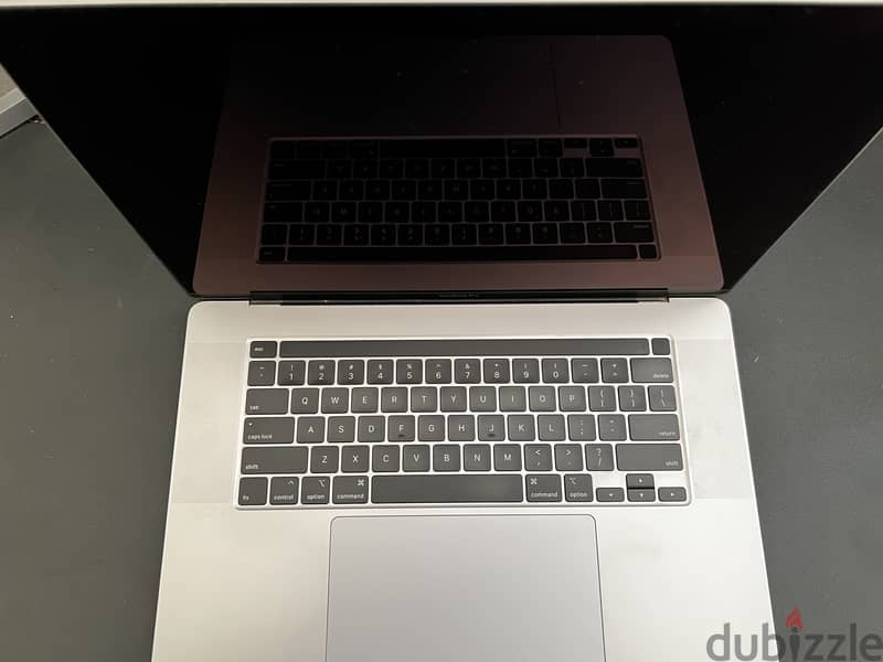 Macbook pro 16 inch i9 32 ram 1tb drive late 2019 0