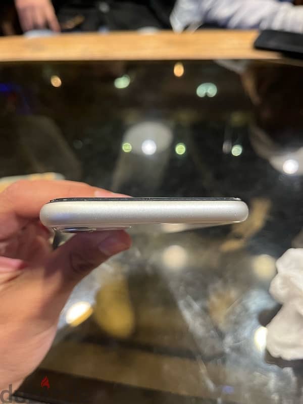 iphone 11 - 64 gb 3