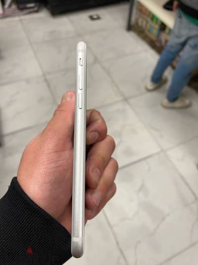 iPhone 8 (64)