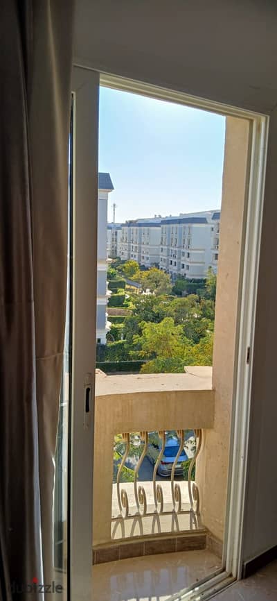 apartment fully furnished for rent at compound mountain view hydepark, beside Mivida and AUC