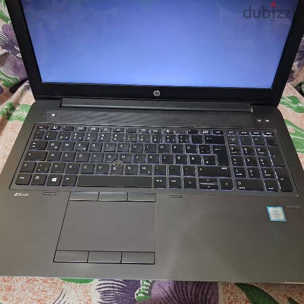 HP ZBOOK 15 G4 i7-7820HQ 1