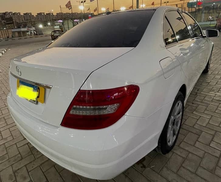 Mercedes-Benz C180 2013 0