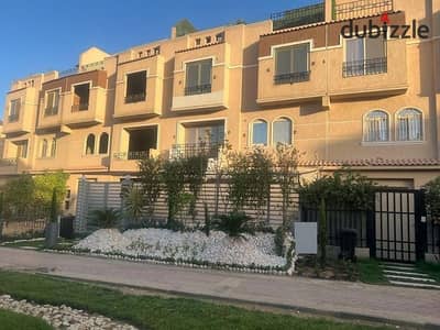 توين هاوس للبيع ع لاند سكيب القطامية جاردنز - Katameya Gardens