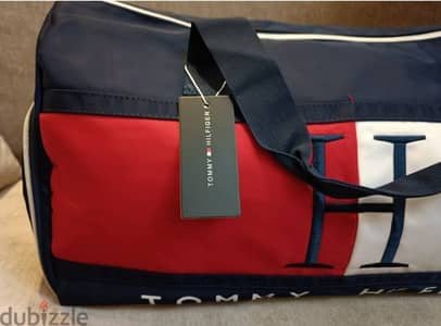 شنطه Tommy Hilfiger رياضيه مستورده