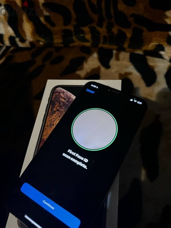 iPhone XS Max 256 بطاريه 81 ومعاه الكرتونه بتاعتو 5