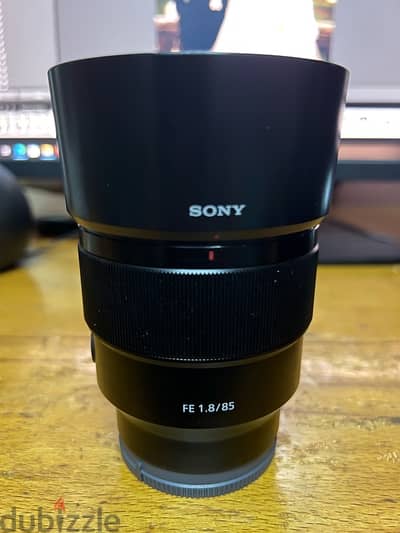 85 1.8 sony with box