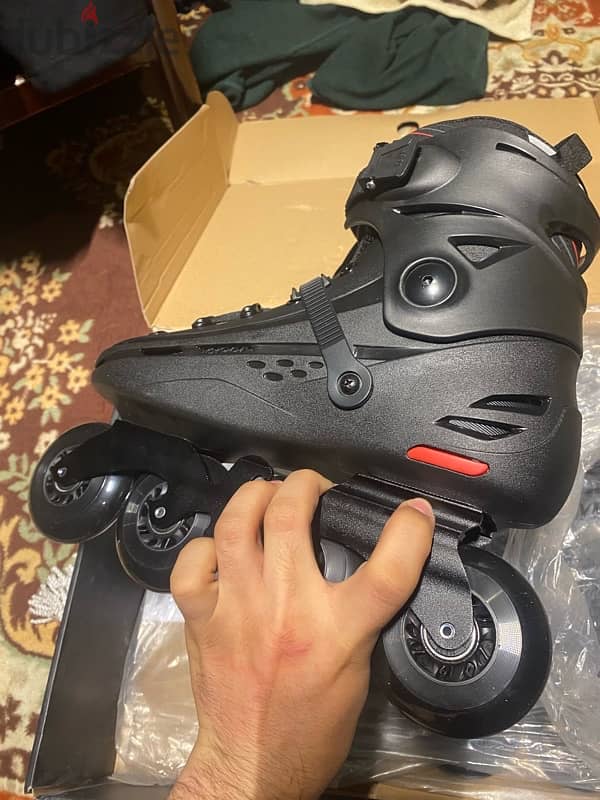 Flying Eagle F4 RAVEN Inline Skates 1