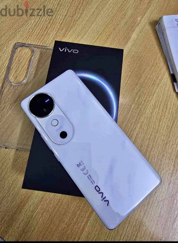 للتبادل Vivo V40 5G كالجديد باستيكراته ضمان محلي 1