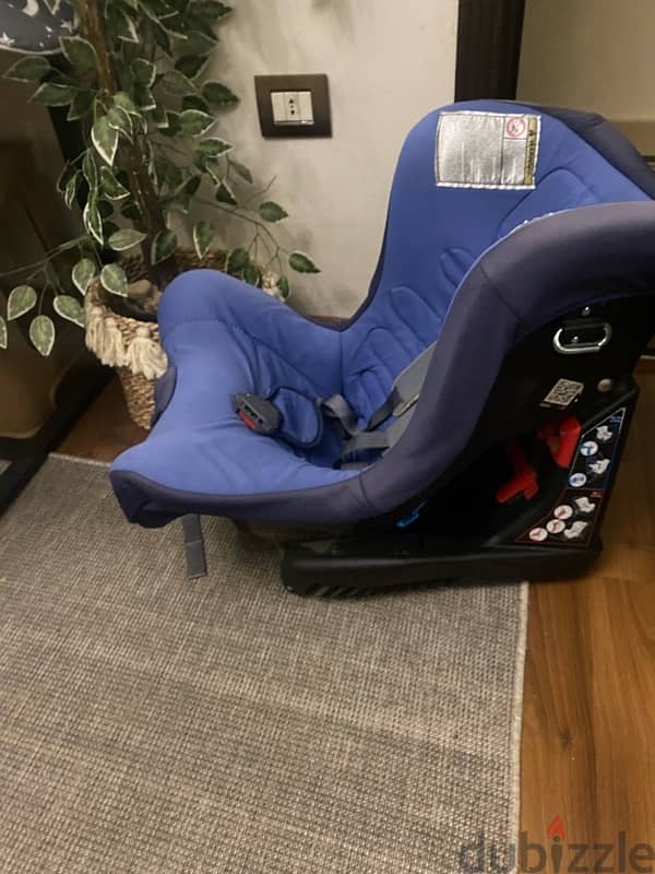 chicco original  carseat from new born to 3or 4 years 3