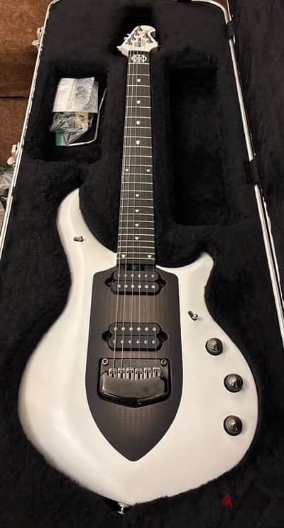 Ernie Ball Music Man Majesty - Glacial Frost