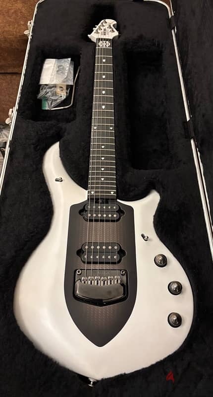 Ernie Ball Music Man Majesty - Glacial Frost 0