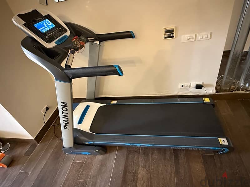 Phantom V3 Treadmill 160 kg With Incline 1