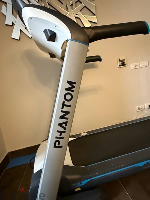 Phantom V3 Treadmill 160 kg With Incline 3