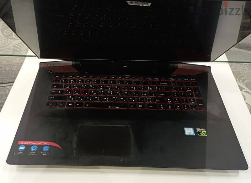 Lenovo IdeaPad y 700 17 insh 5