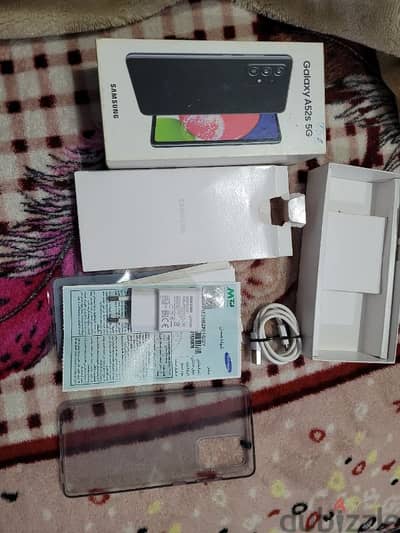 سامسونج a52s  256GB  بحالة ممتازه بدون اى صيانه