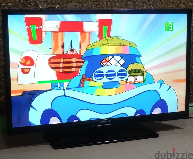 شاشه سامسونج 32 بوصه LED full hd  بحاله ممتازه 3