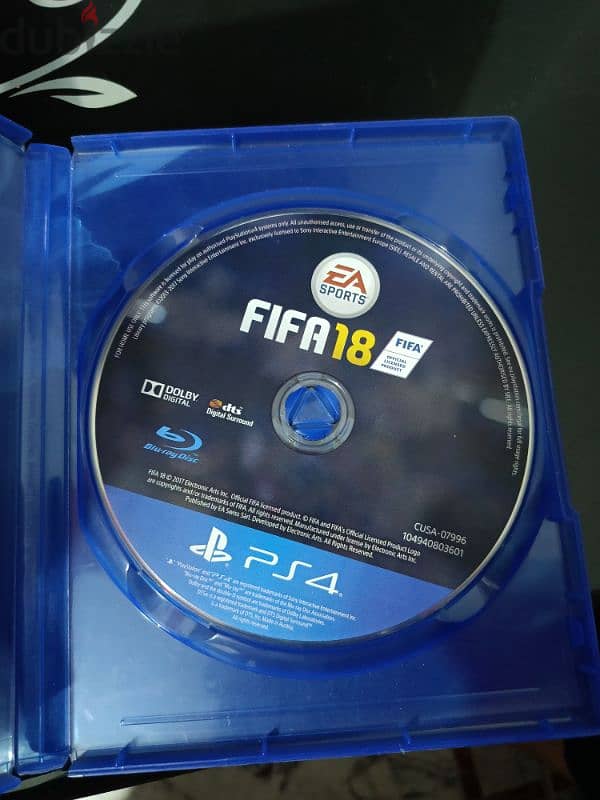 PS4 slim 1 tera Used + video game ( FIFA 2018 ) for free 2