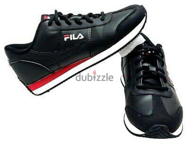 كوتشي fila  وارد الامارات مقاس 44.5 2