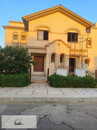 Immediately receive a townhouse villa for sale in Madinaty, model F3, the finest and most beautiful phase of New Cairo, in the Four Seasons villas