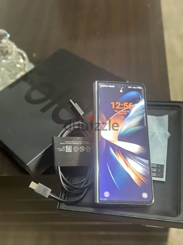 samsung fold4 شغال الشاشتين 1