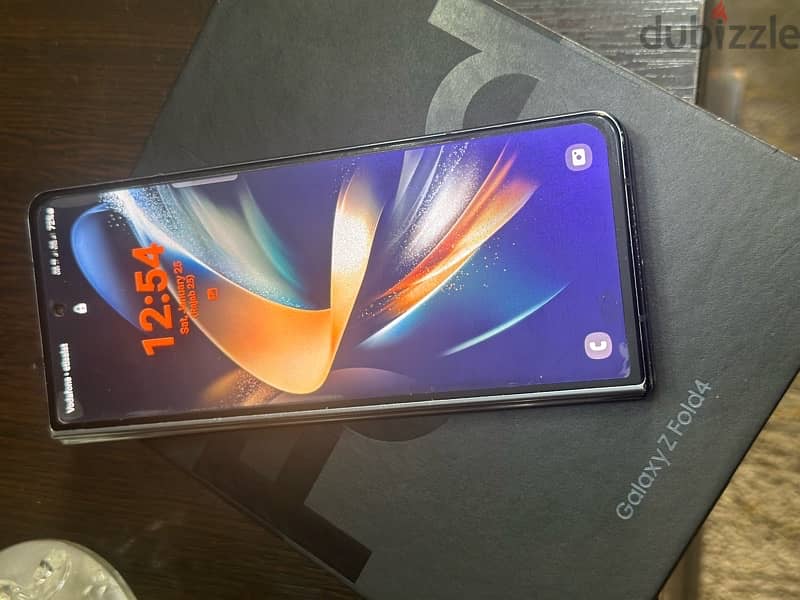 samsung fold4 شغال الشاشتين 3