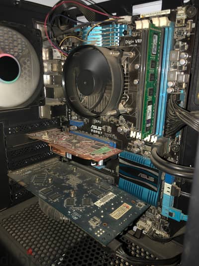 intel core i7-2600K + Asus p8p67 motherboard + 8GB RAM 1600 MHz