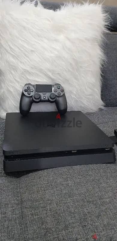 ps4 slim نضيف جداً